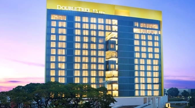 hotel bisnis DoubleTree by Hilton Hotel Jakarta