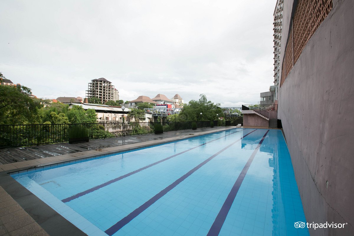 kolam renang everyday smart hotel murah malang