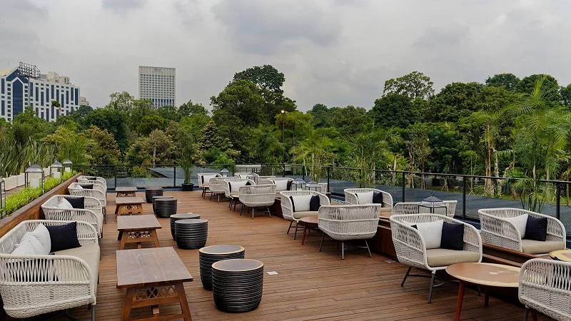 Tempat Wisata di jakarta Hutan Kota By Plataran