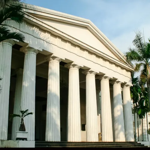 tempat wisata jakarta Museum Seni Rupa dan Keramik
