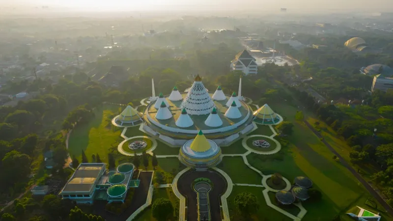 tempat wisata jakarta Taman Mini Indonesia Indah (TMII)