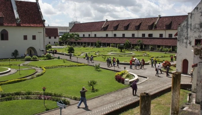 tempat wisata makassar Benteng Fort Rotterdam