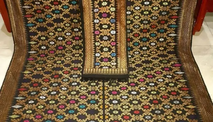 oleh-oleh khas lombok Kain Songket Lombok