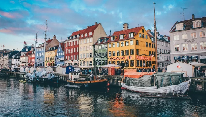 Dermaga Cantik dan Fotogenic Nyhavn, Copenhagen